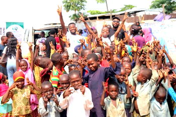 200 vulnerable households get food aid in Abuja community