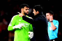 Arteta backs Arsenal keeper Raya after criticism