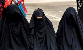Iran bans 12 actors from work over hijab violations