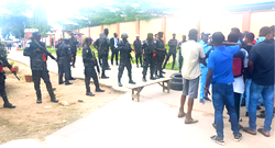 EFCC operatives attacked, held hostage by students in Ibadan