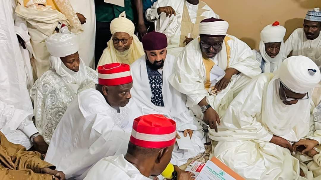 Don?t check your husband?s phones ? Kwankwaso advises couples at Kano mass wedding