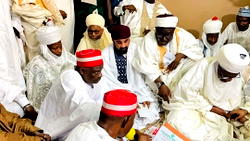 Kano Mass Wedding: Don’t check your husband’s phones – Kwankwaso advises couples