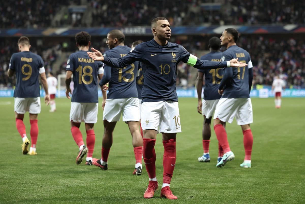 France smash records in 140 win, Dutch, Swiss, Romania qualify for