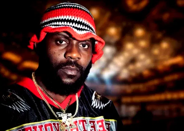 Nigerian rapper, Tochukwu Ojogwu, aka Odumodublvck, has revealed that Grammy-winning singer, Temilade Openiyi, popularly known as Tems, charges $500,000 per verse.