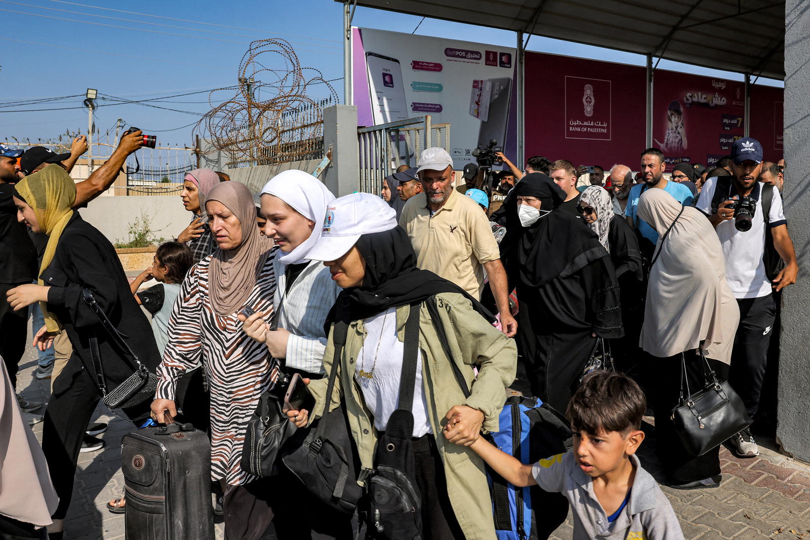 Egypt 7,000 foreign passport holders waiting to leave Gaza Strip