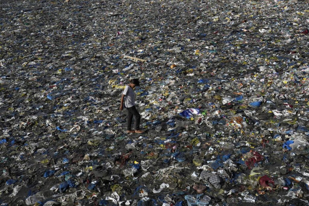 Global plastic treaty talks end in Geneva without consensus