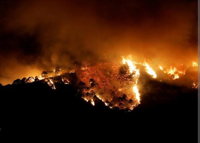 Hundreds evacuated as wildfire rages in Spain