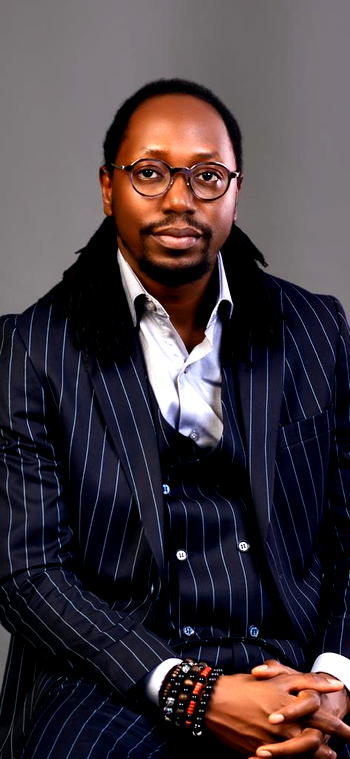 Israel Obatunde receives prestigious Communication Professional Awards