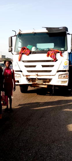 Lagos-Ibadan auto crash kills 2, injures ten