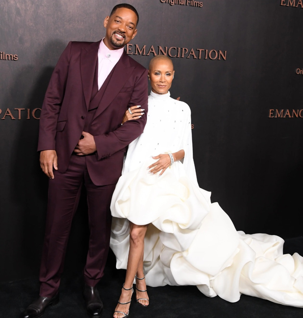 Photos: Will Smith Gets Cozy With Jada Pinkett On Thanksgiving ...