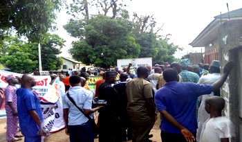 SDP, Kogi govt bicker as security agencies, protesters barricade INEC office