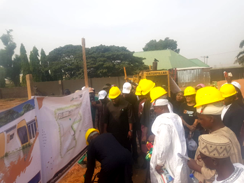 FG unveils CNG conversion centre in Kaduna, targets 1 million vehicles before 2027