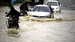 Gridlock as flash floods take over Lagos roads, paralyse business activities