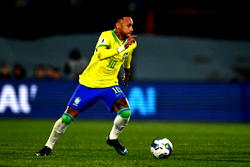 Neymar undergoes operation for torn knee ligament
