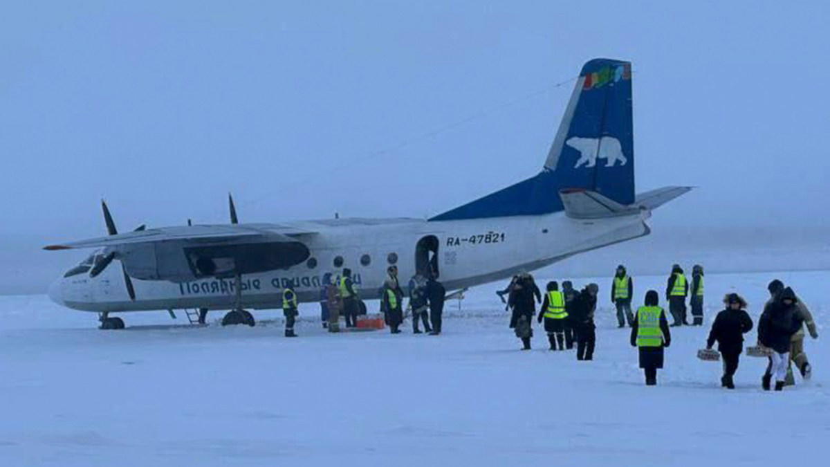 Panic as pilot mistakes frozen river for runaway