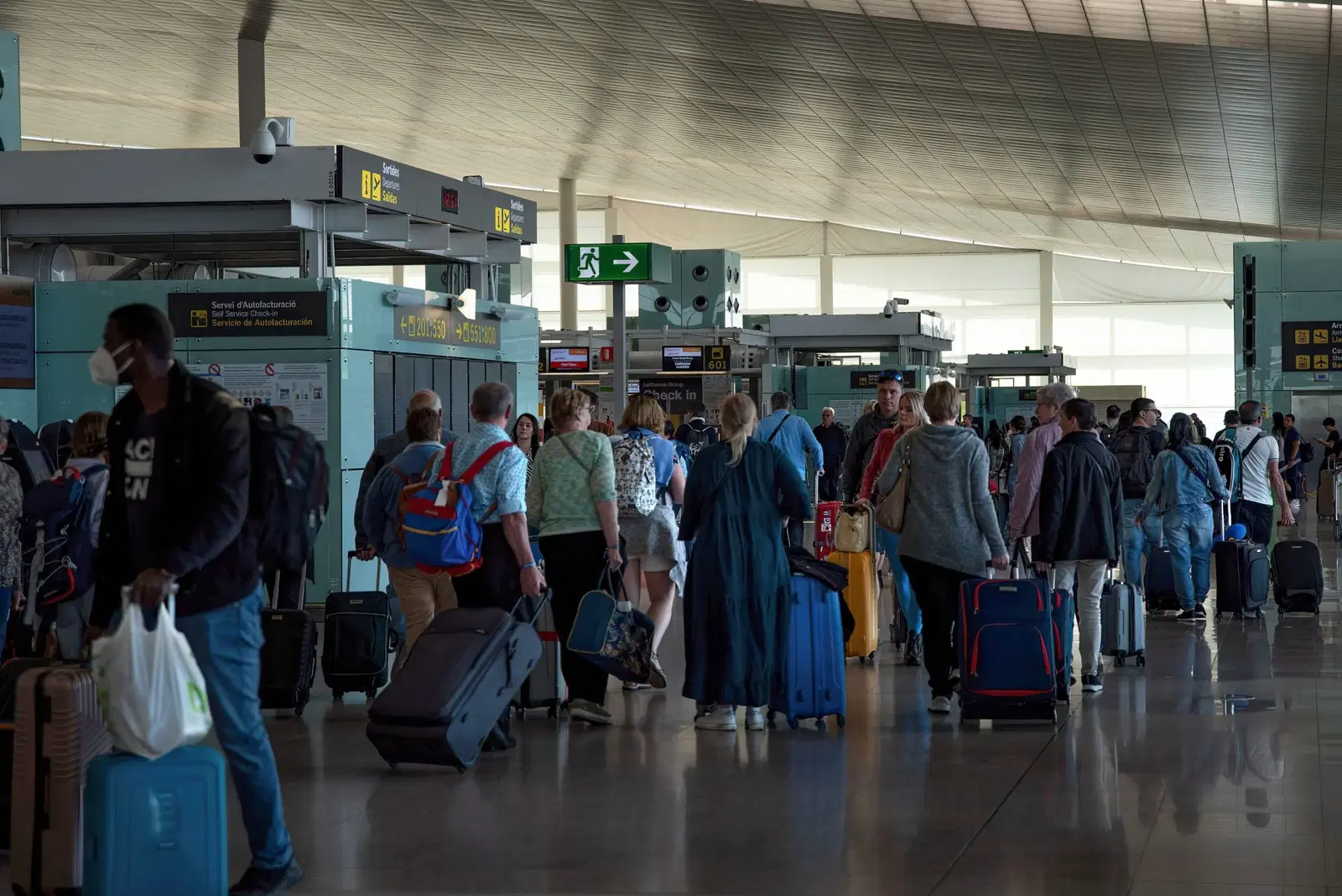 Spain arrests 14 airport workers over theft from luggage Vanguard News
