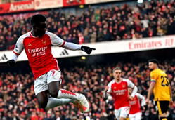 Nervy Arsenal extend Premier League lead, Burnley score five