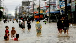 Tens of thousands affected as floods hit Thai south