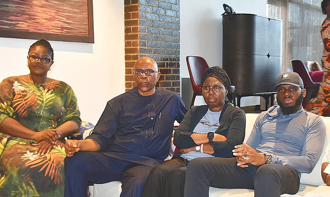 Photos: Mimiko visits Akeredolu’s family in Ibadan