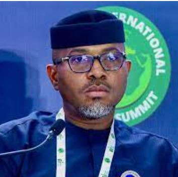 I didn’t pay Akeredolu’s wife to become Commissioner –  Rasaq Obe