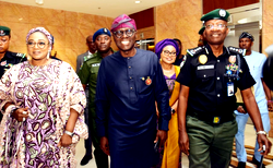 Sanwo-Olu seeks provision of smartphones for policemen
