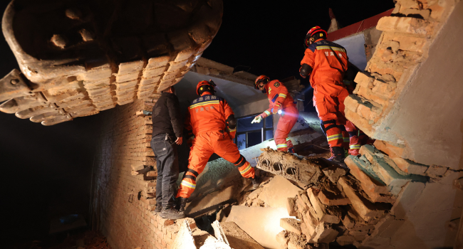 At least 118 killed, hundreds injured China earthquake
