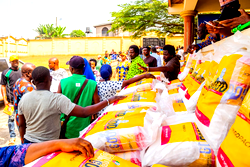 Yuletide: Sen Abiru distributes over 8,500 food packs to vulnerable