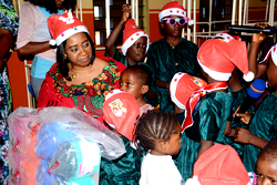 Osun First Lady, Erelu Ngozi Adeleke visits another orphanage, makes donations