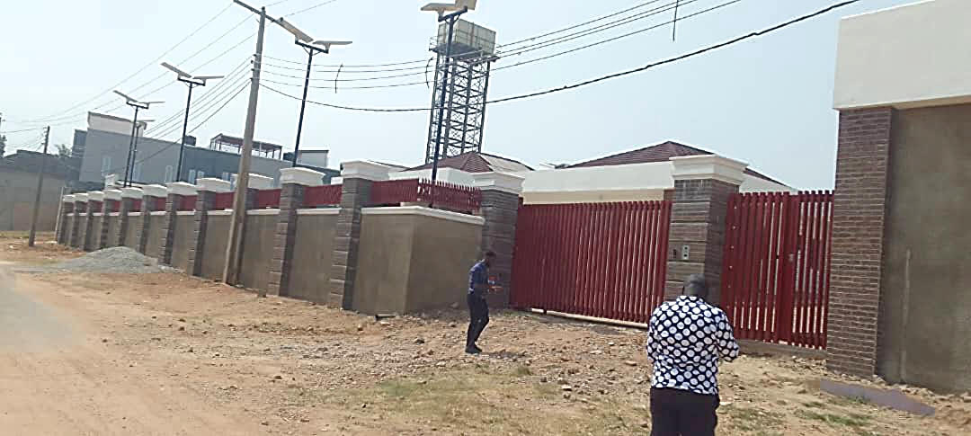 Quiet in Akeredolu’s house as neighbours doubt his demise