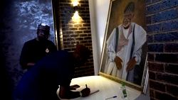Photos: Abdurahman, Makinde pay condolence visit to Akeredolu’s family