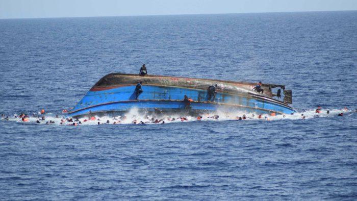 Boat carrying 100 passengers capsizes in Niger