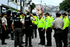 Manhunt launched as Ecuador gang boss vanishes from jail