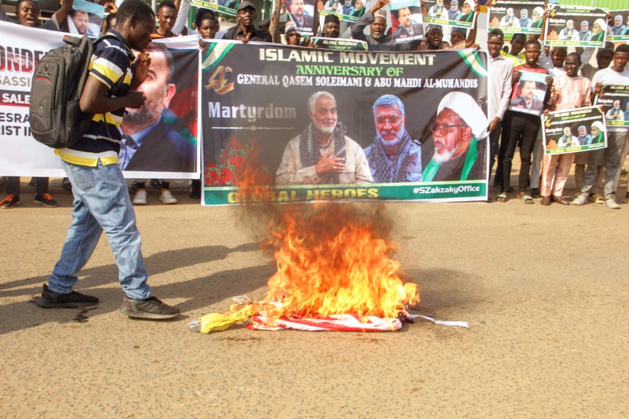 Shiites Set Ablaze US, Israeli Flags In Abuja Over Martyrs Killing