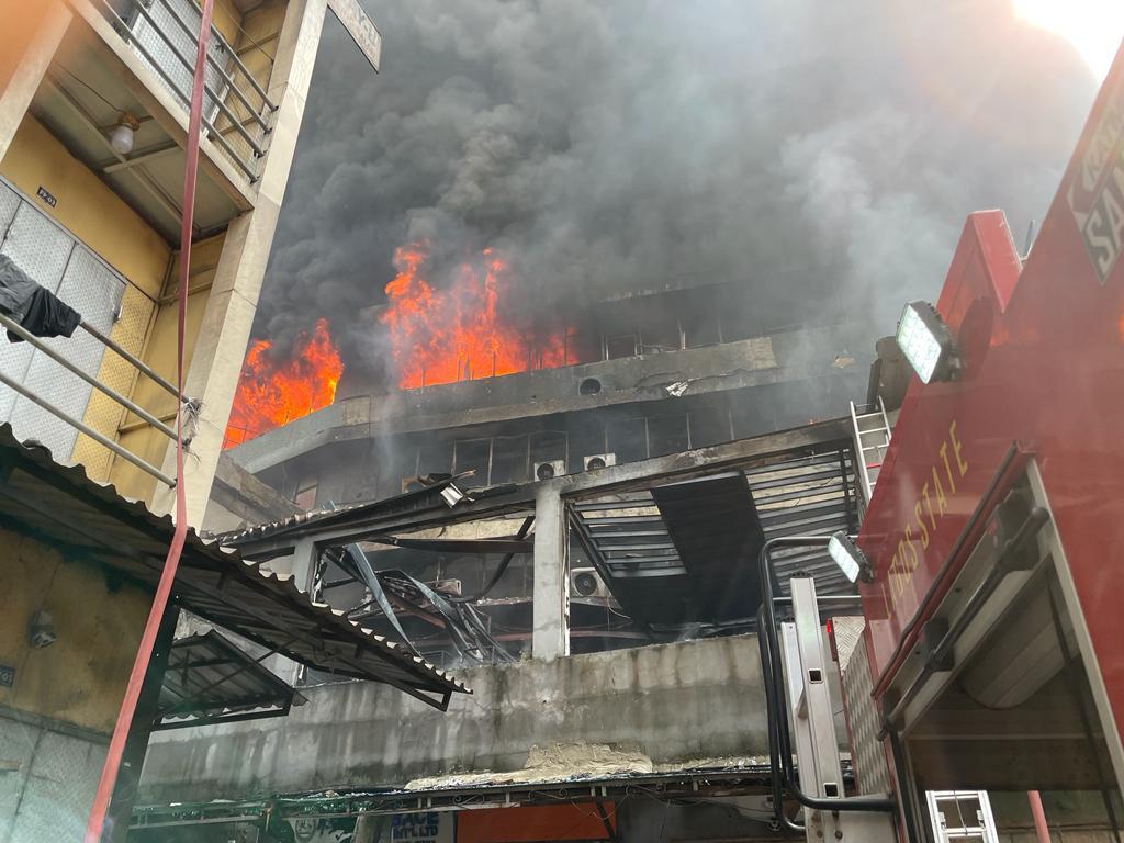 Photos: Fire guts 10-storey Mandilas Building in Lagos