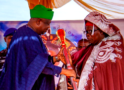 Plateau: Nine years after, new Ngolong Ngas gets staff of office