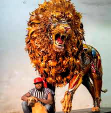 Popoola’s large historical sculpture for Oba Elegushi