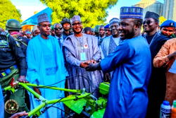 Tsafe LGA farmers get agricultural assets windfall from Zamfara govt
