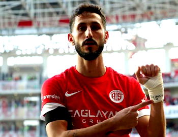 Israeli footballer leaves Turkey after being detained for Gaza message