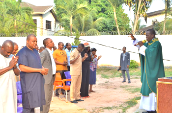 Photos: Shaibu holds mass in open field, as Obaseki relocates chapel