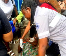 Lagos: Woman gives birth at bus stop