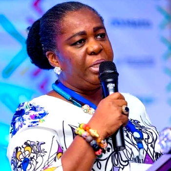 ‘See, hold, feel it’ – Female pastor urges ladies to ‘test’ their men’s p3n1s before marriage 