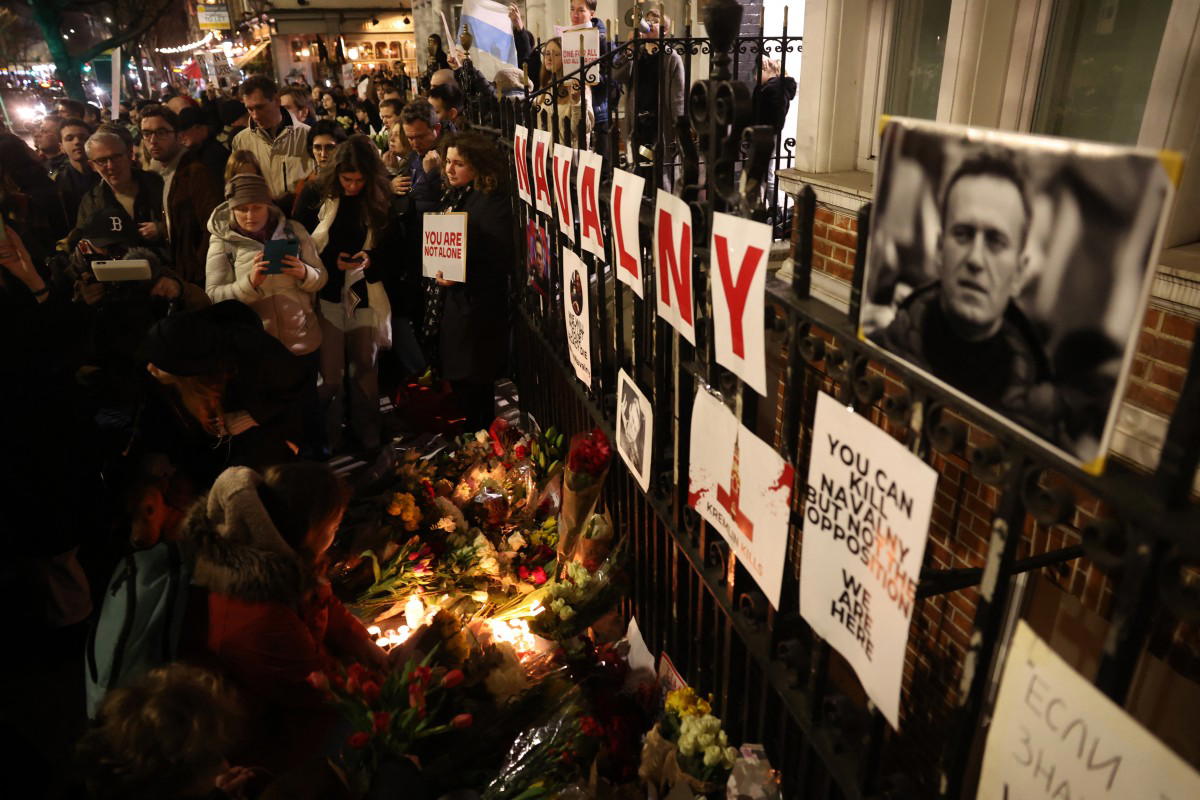 Navalny: Moscow warns against protests