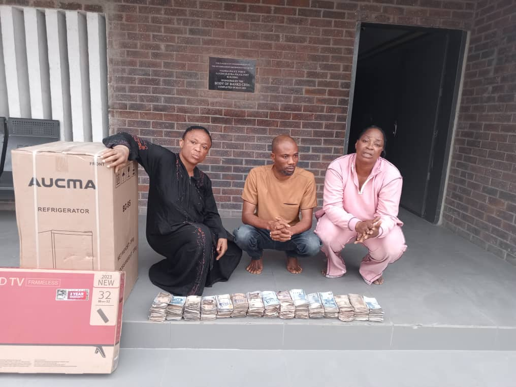 Police arrest drug peddlers, recover drugs, ammunition in Lagos ...
