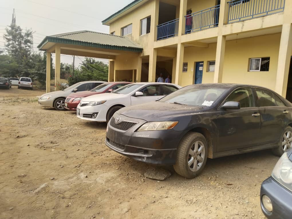 Police arrest mechanic, girlfriend on way to sell customers’ vehicles