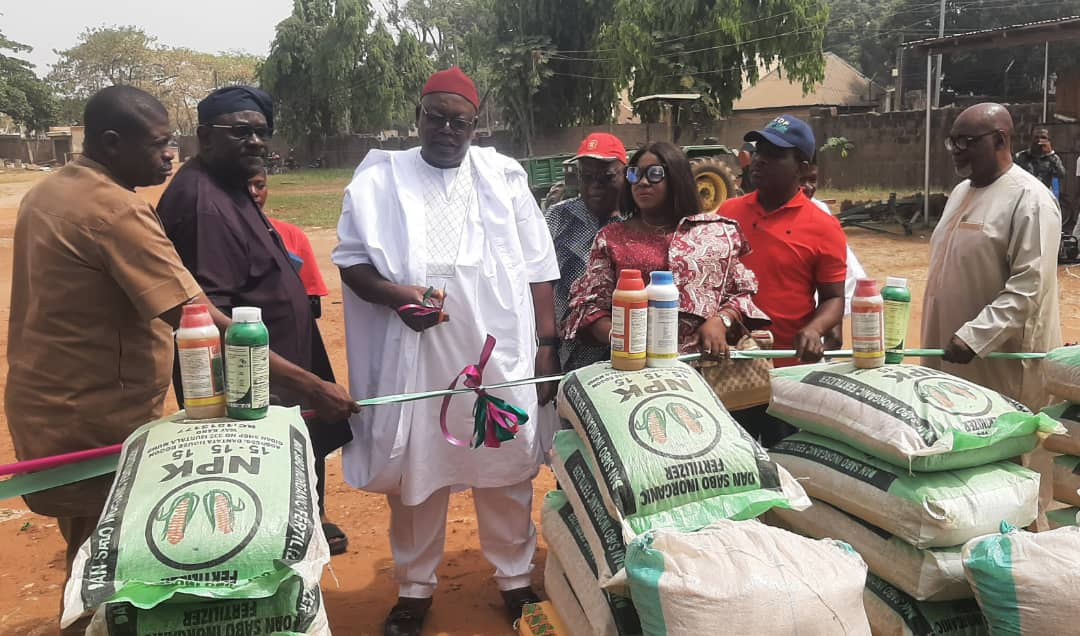 FGN/IFAD-VCDP flags off dry season farming inputs distribution in Benue ...