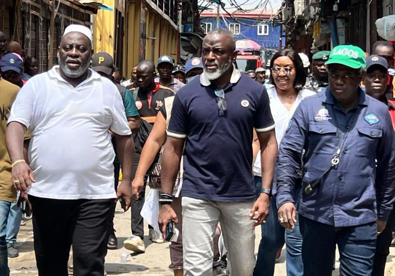 Lagos govt shuts market around Mandilas building