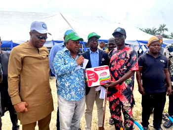 Delta flood victims receive palliatives from NDDC