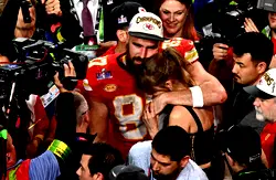 Taylor Swift, Travis Kelce exchange kisses after Chiefs won the Super Bowl