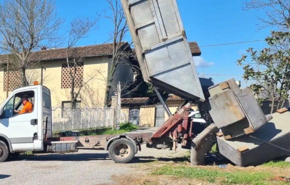 Italian police return trash to man, as he risks 10,000 euros fine