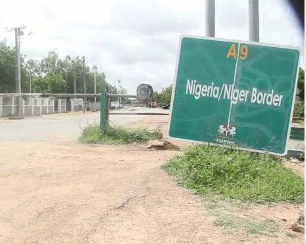 Breaking: Niger Republic opens land border with Nigeria
